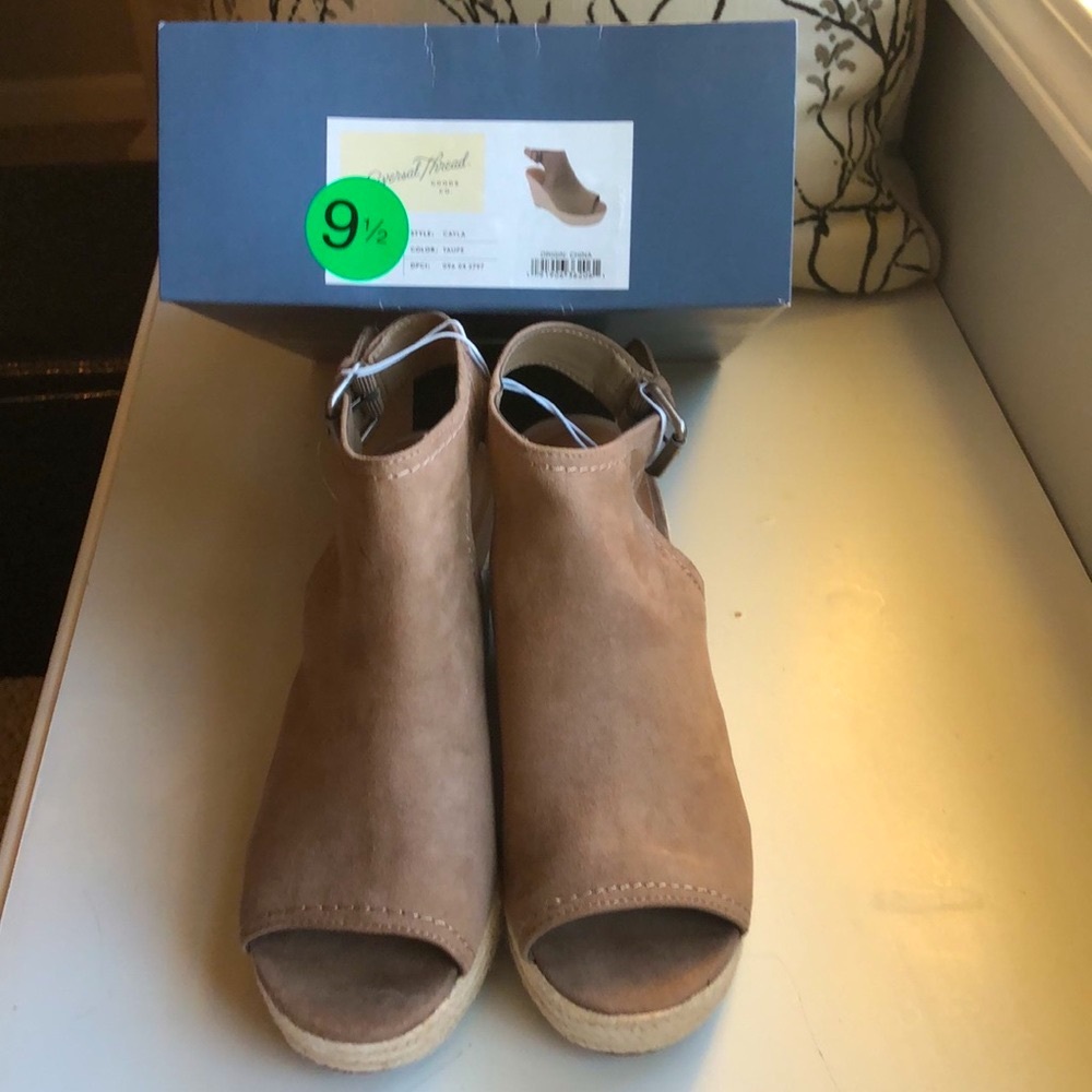NWT Universal Thread taupe faux suede 4 inch espadrille wedge sandals - Picture 2 of 7